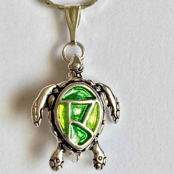 Silver Sea Life Turtle Necklace 18" Green Enamel Nautical Island USA - Picture 2 of 9